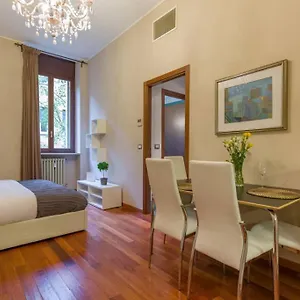 Comfortable Behind Arena Di Apartamento Verona