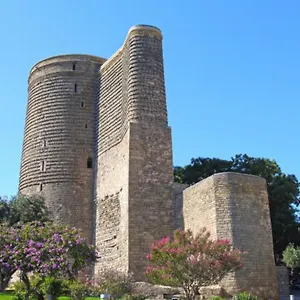 old-city-close-to-maiden-tower.aboutbakuhotels.com/