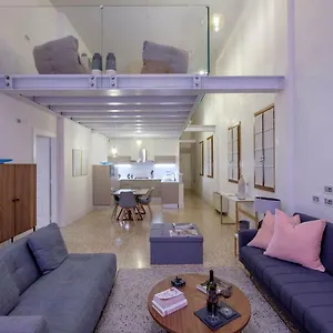 https://ca-molin-cuoridoro-massari.hotelinveneto.com